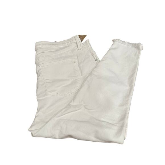Madewell Petite 10" High-Rise Skinny Jeans in Pure White: Step-Hem Edition - Picture 7 of 11